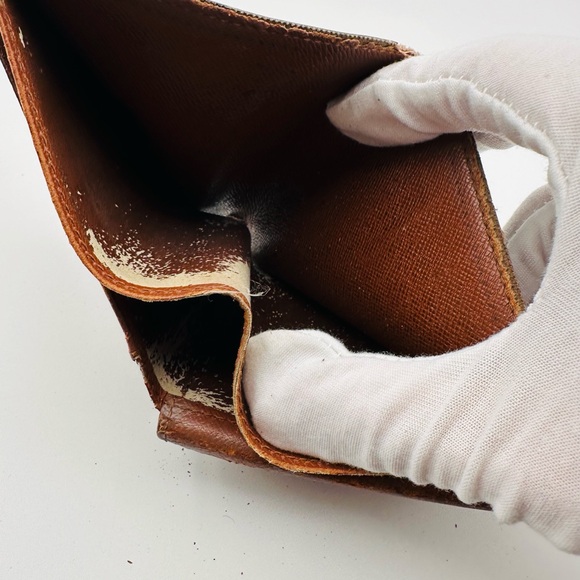 Louis Vuitton bi fold Wallet - Picture 8 of 9